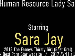 丰满的办公室熟女Sara Jay在辛苦的工作后获得了黏糊糊的奖励